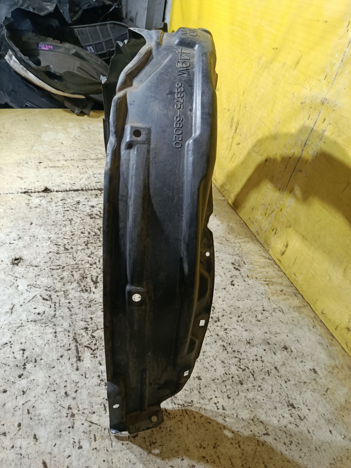 Подкрылок 53875-68020 на Toyota Wish ZGE20G 2ZR-FAE Фото 4