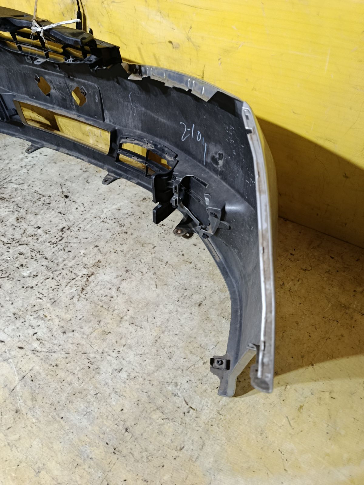 Бампер 52119-68090 на Toyota Wish ZGE20G Фото 10