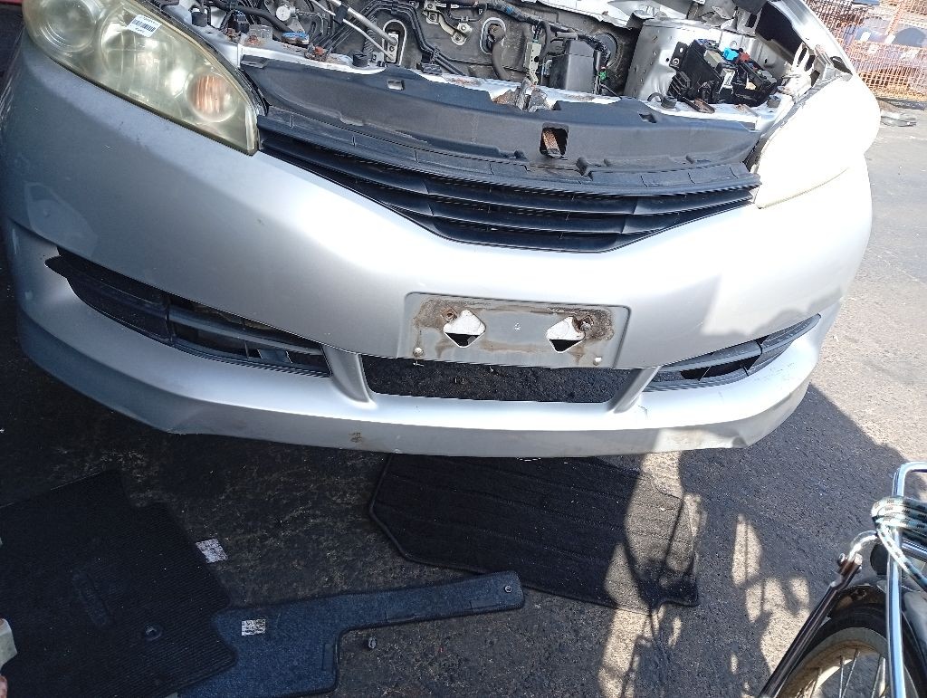 Бампер 52119-68090 на Toyota Wish ZGE20G Фото 1