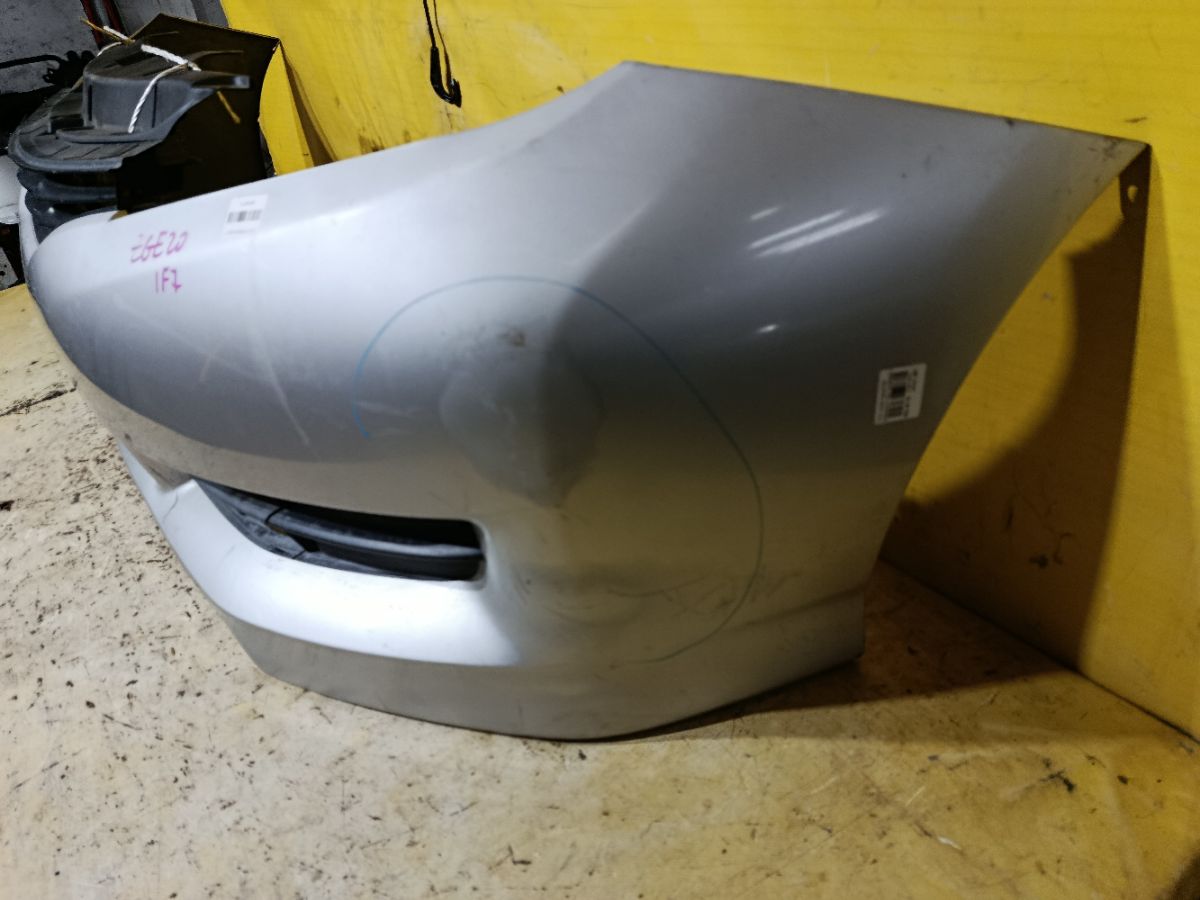 Бампер 52119-68090 на Toyota Wish ZGE20G Фото 4