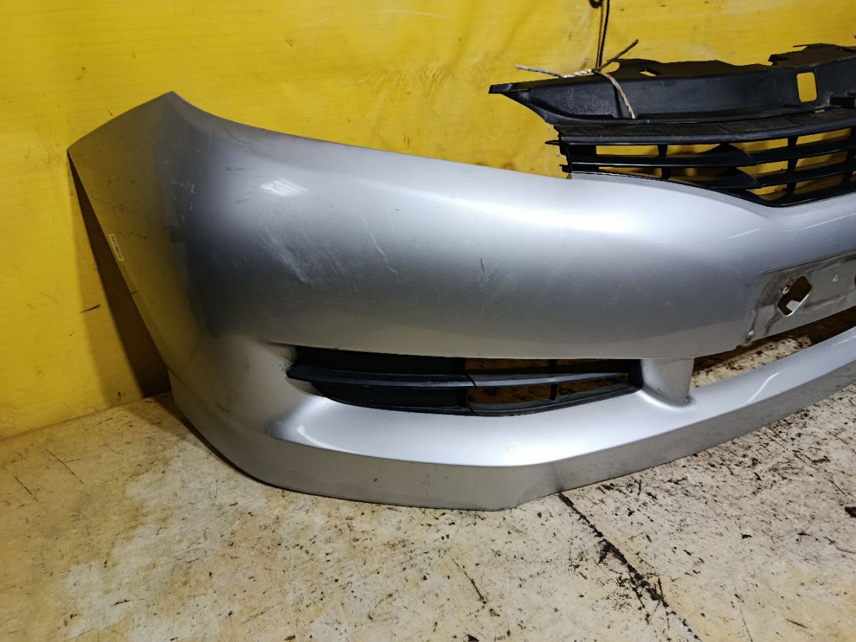 Бампер 52119-68090 на Toyota Wish ZGE20G Фото 6