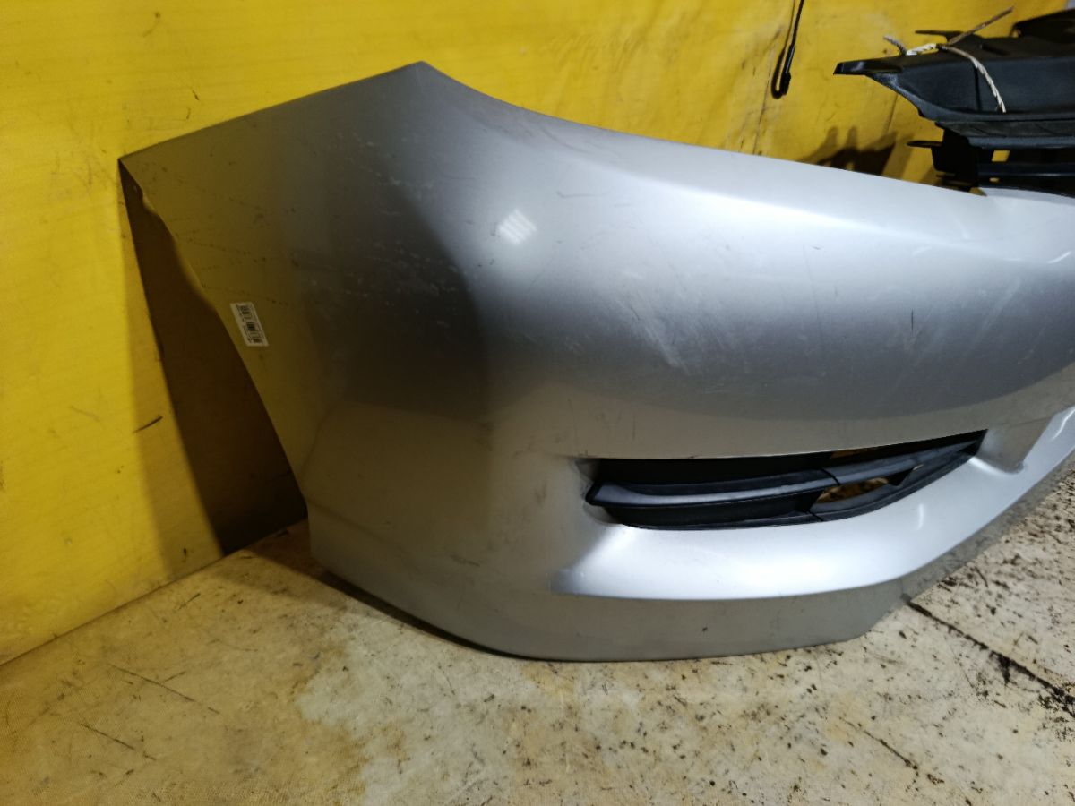 Бампер 52119-68090 на Toyota Wish ZGE20G Фото 7