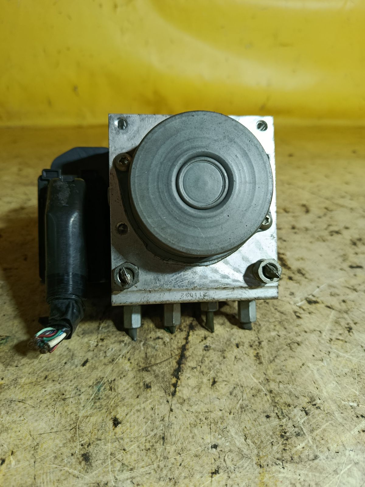 Блок ABS 44510-B2840, 89540-B2710 на Daihatsu Move LA100S KF-VE Фото 1