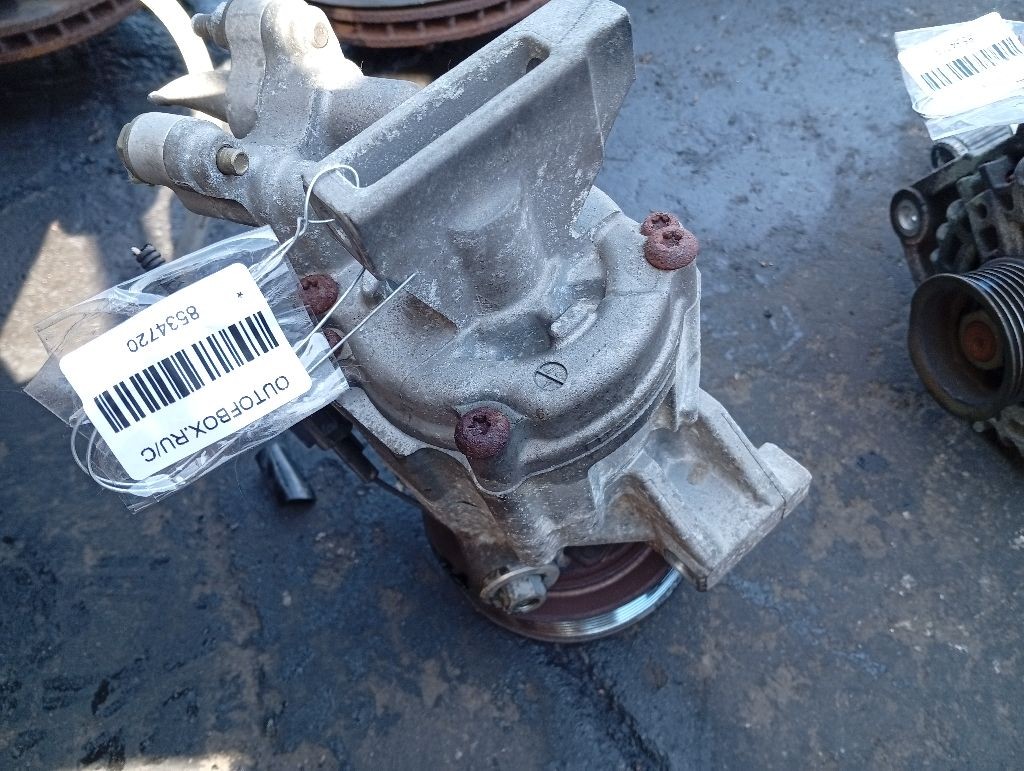 Компрессор кондиционера 92600-ED000 на Nissan Tiida Latio SC11 HR15DE Фото 5