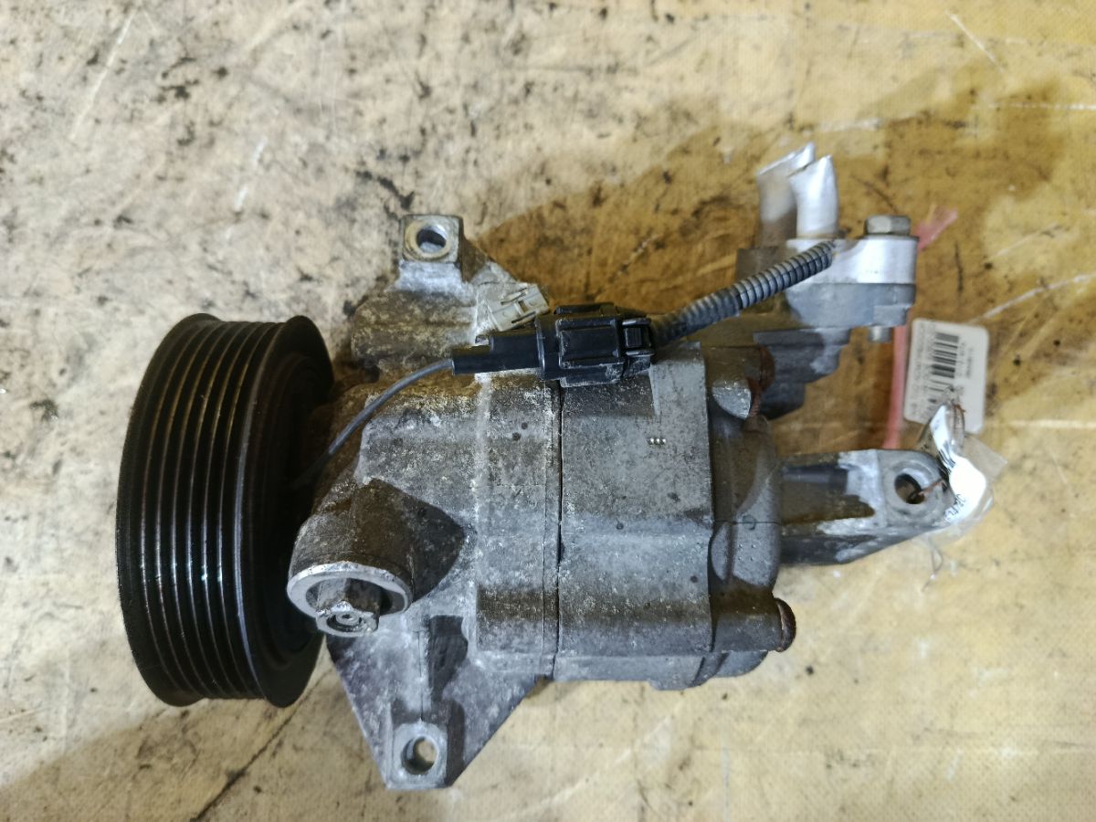 Компрессор кондиционера 92600-ED000 на Nissan Tiida Latio SC11 HR15DE Фото 3