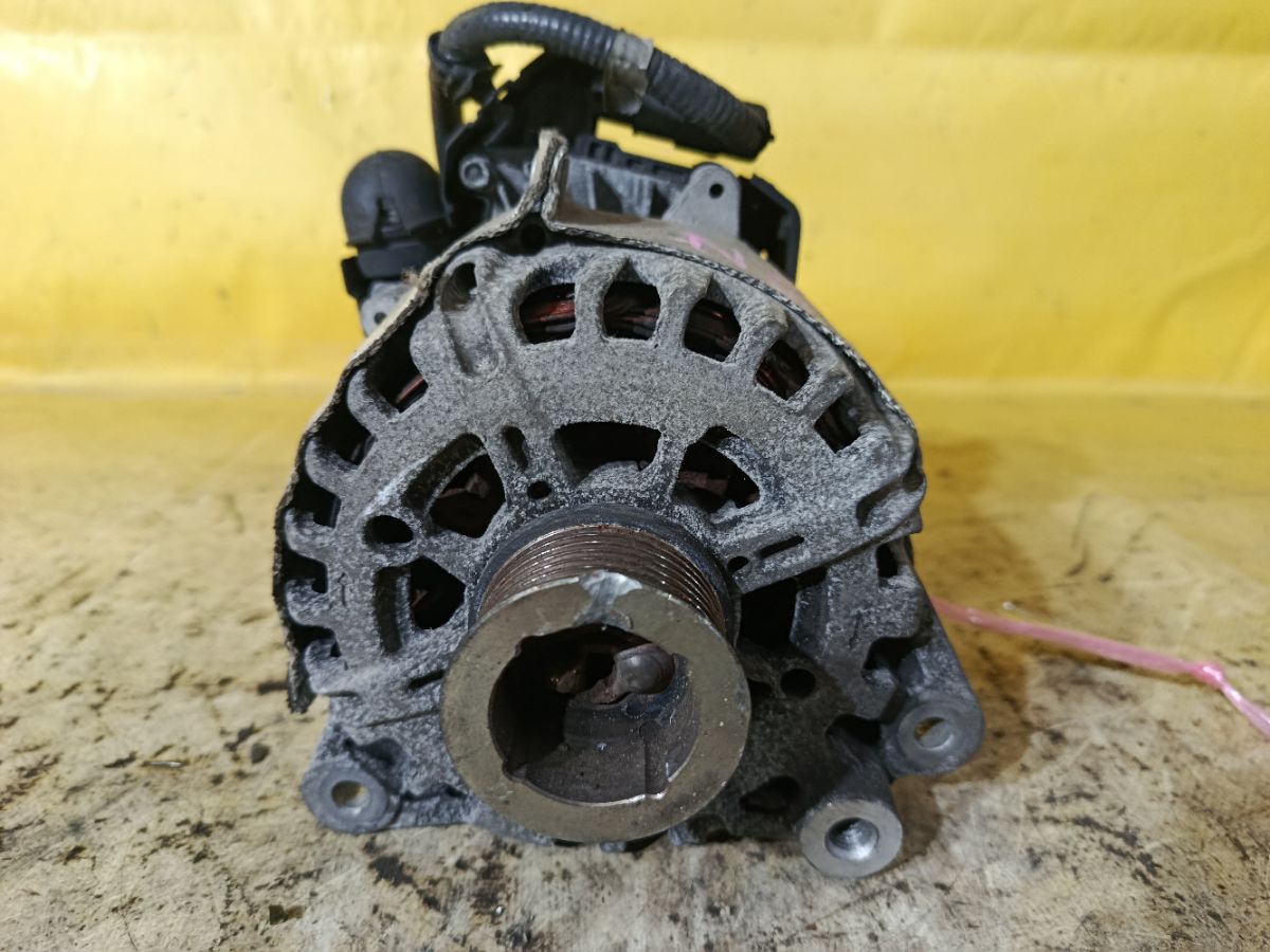 Генератор 2310A-1VA0A на Nissan Serena FC26 MR20DD Фото 1