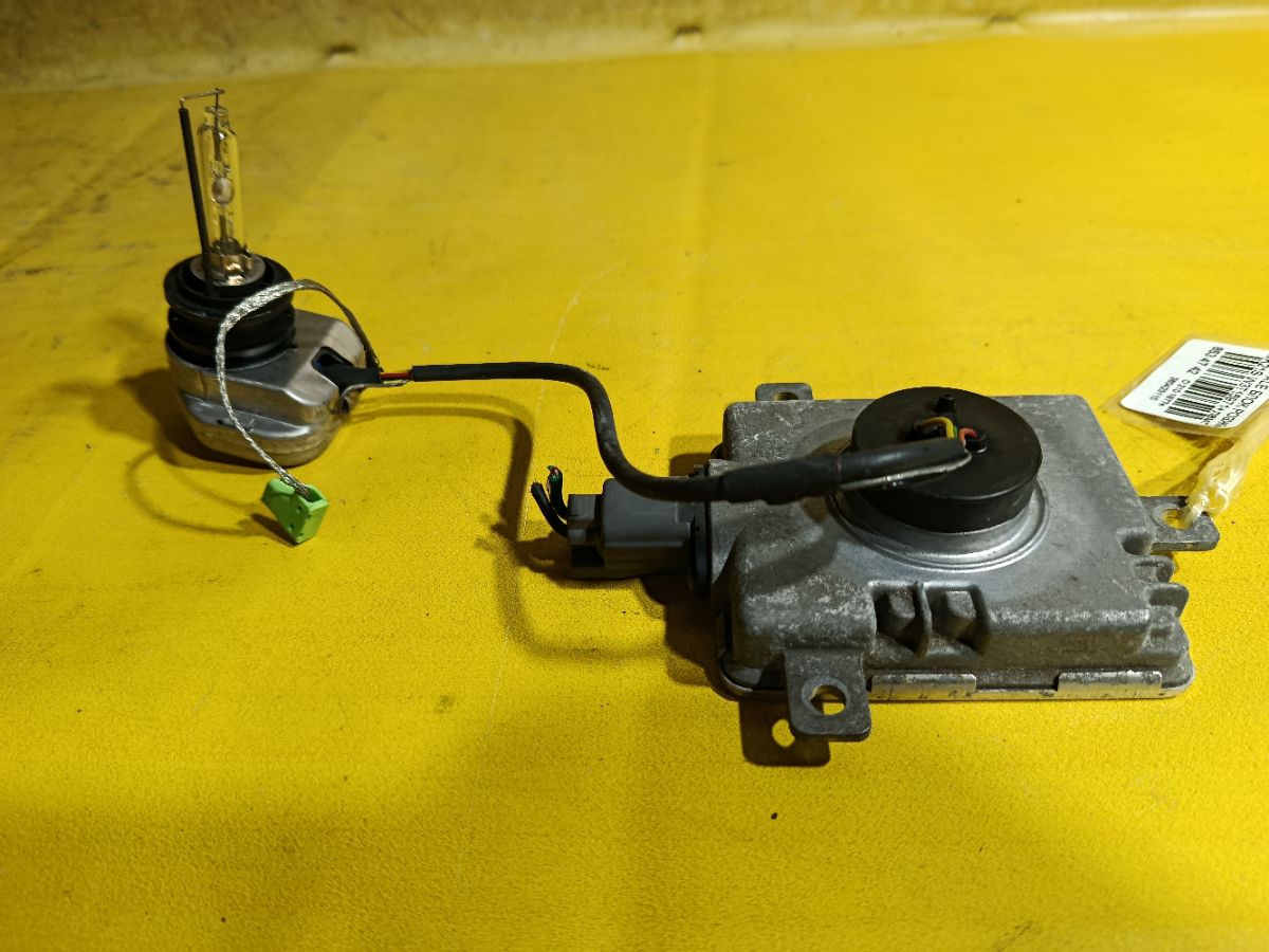 Блок розжига ксенона на Suzuki Palette MK21S Фото 1