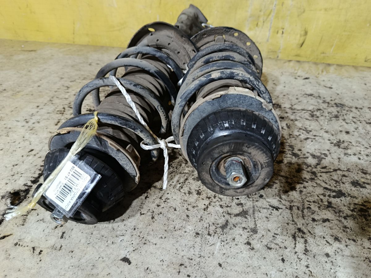 Стойка амортизатора на Honda Fit GE6 L13A Фото 3