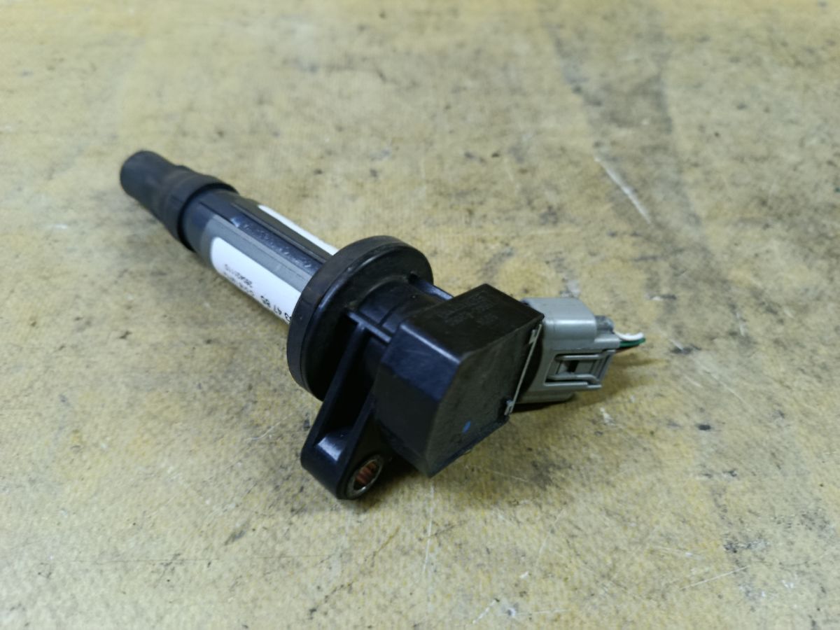 Катушка зажигания 19500-B2050 на Daihatsu Move LA150S KF-VE Фото 2