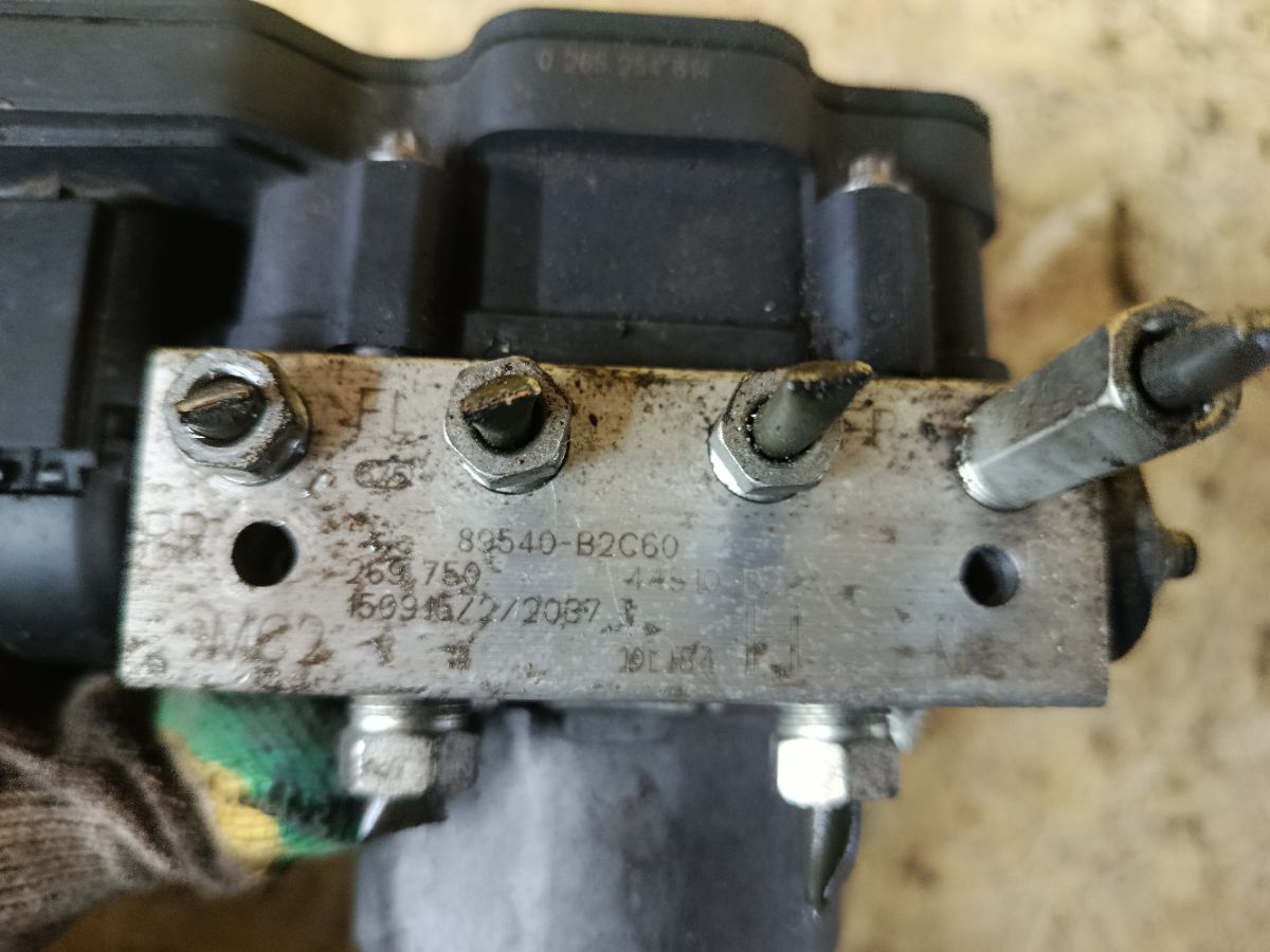 Блок ABS 89540-B2C60, 44510-B2E40 на Daihatsu Move LA150S KF-VE Фото 4