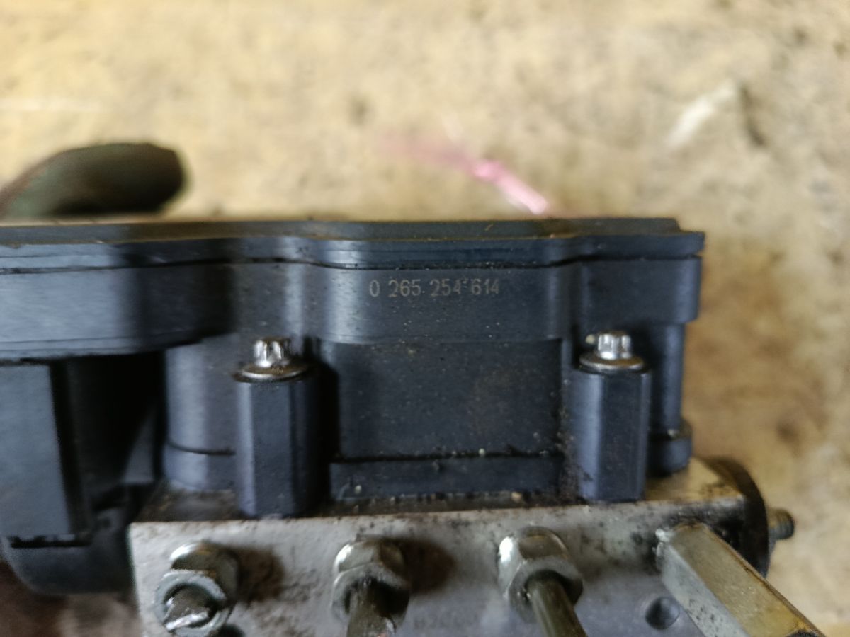 Блок ABS 89540-B2C60, 44510-B2E40 на Daihatsu Move LA150S KF-VE Фото 5