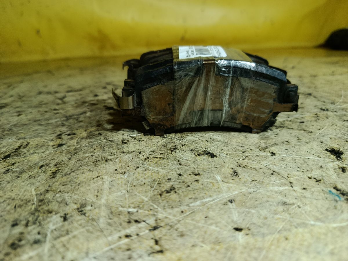 Тормозные колодки на Daihatsu Move LA150S KF-VE Фото 3