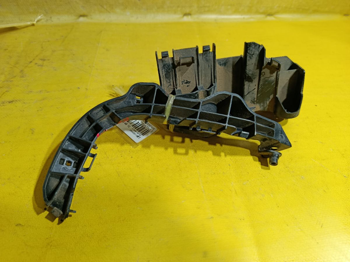 Крепление бампера 71824-71L0, 71822-71L01 на Suzuki Swift ZC72S Фото 3