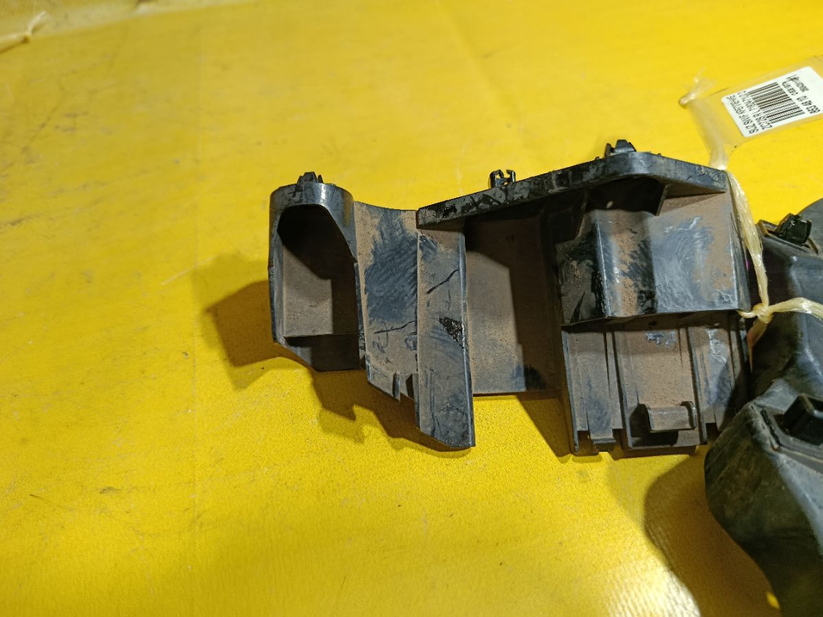 Крепление бампера 71824-71L0, 71822-71L01 на Suzuki Swift ZC72S Фото 4