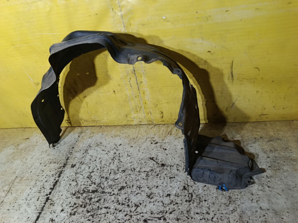 Подкрылок 53876-28150 на Toyota Estima Hybrid AHR10W 2AZ-FXE Фото 2