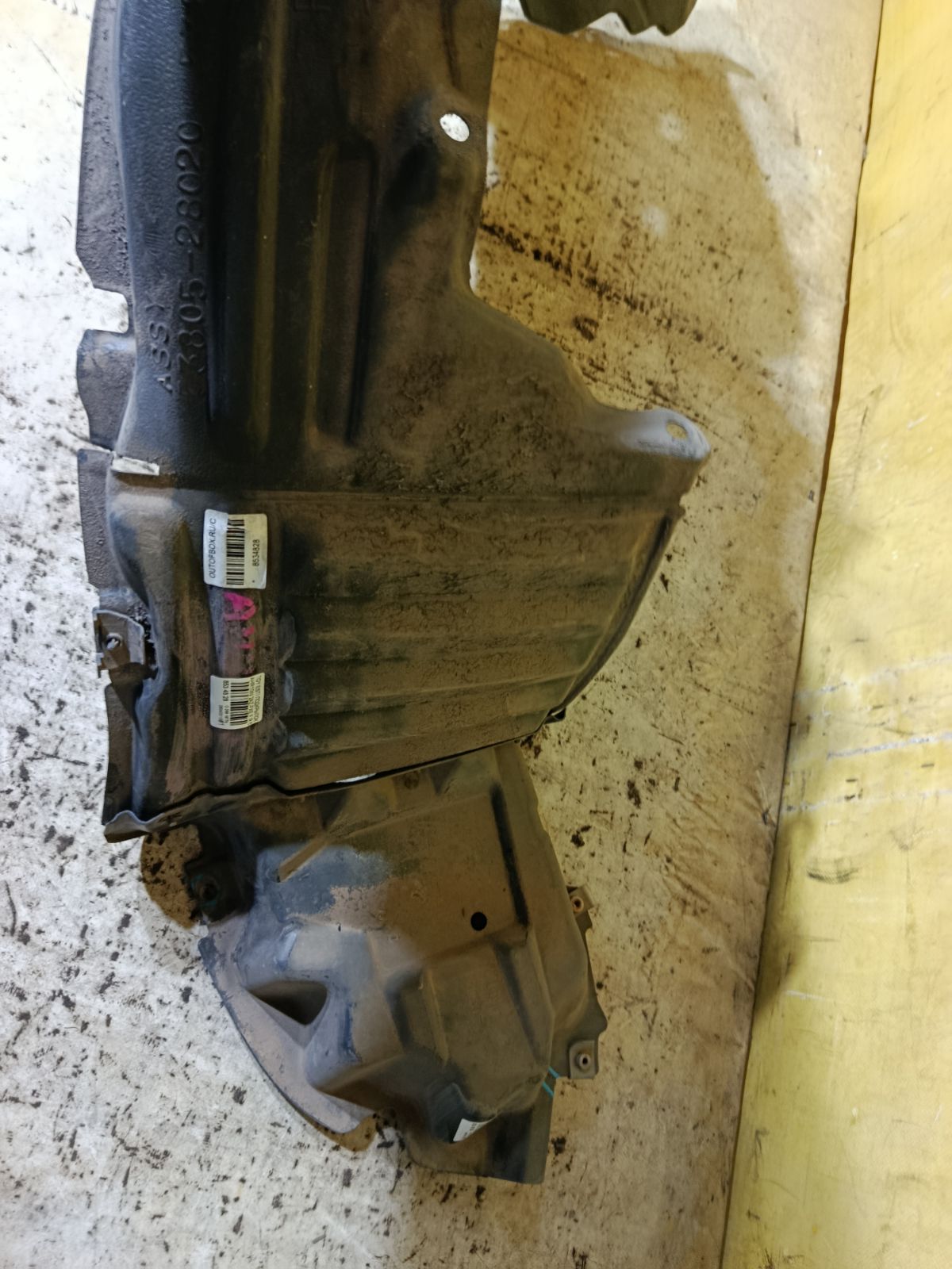 Подкрылок 53875-28120 на Toyota Estima Hybrid AHR10W 2AZ-FXE Фото 3