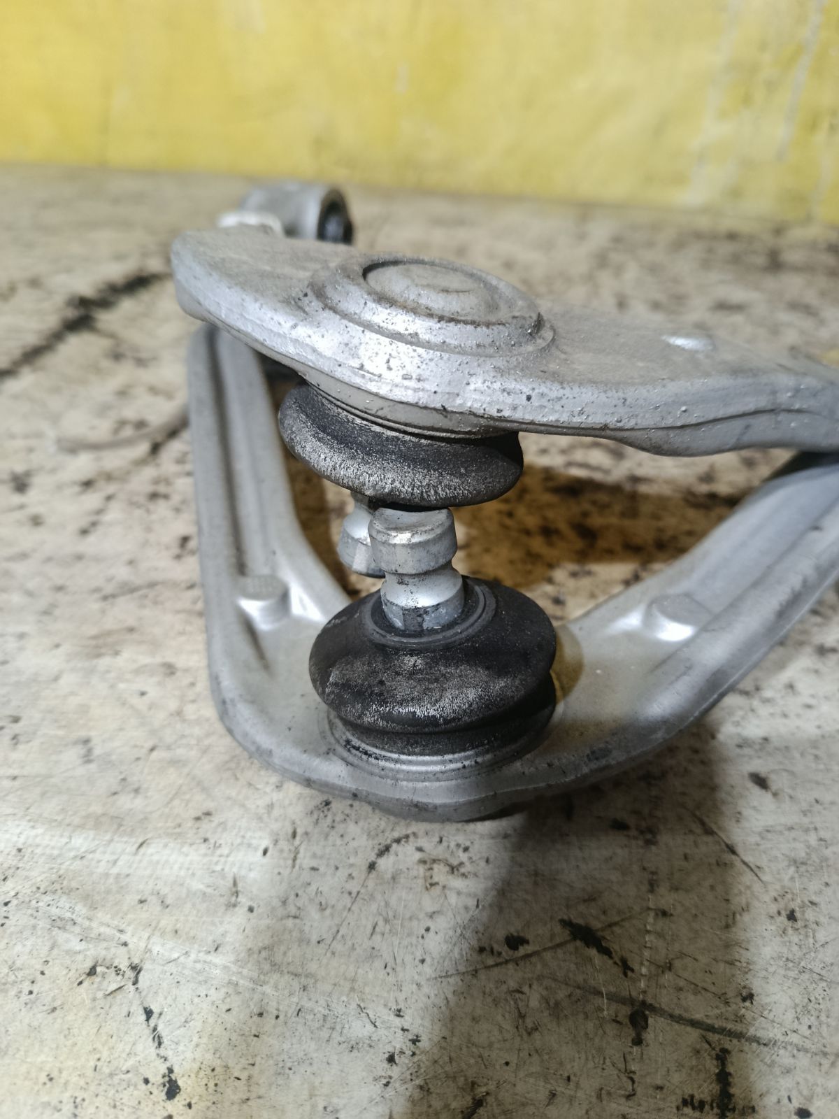 Рычаг на Nissan Fuga PY50 VQ35HR Фото 3