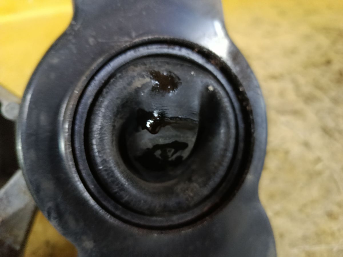 Подушка двигателя на Nissan Serena HC26 MR20DE Фото 4