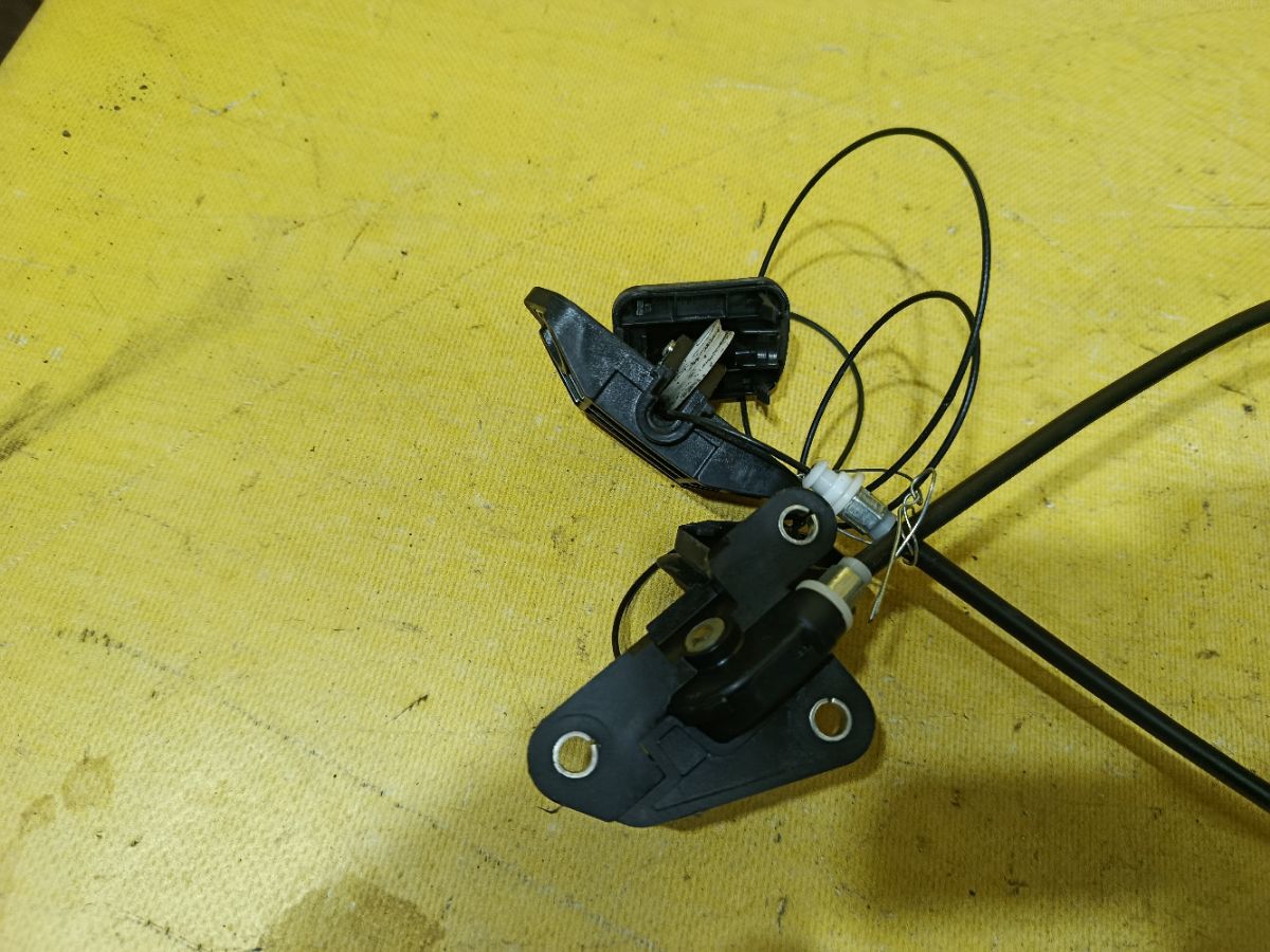 Доводчик двери на Honda Stepwgn RK5 Фото 6