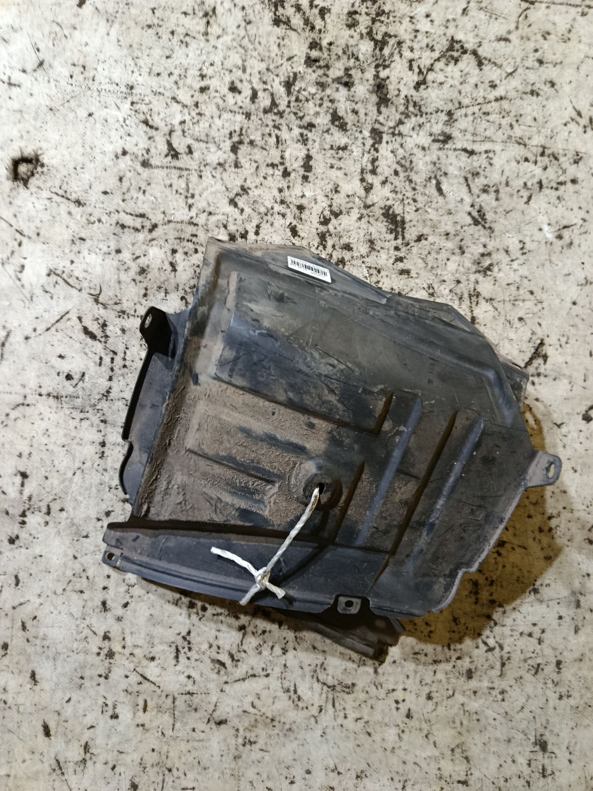 Подкрылок 65637-B1010 на Toyota Passo QNC10 K3-VE Фото 4