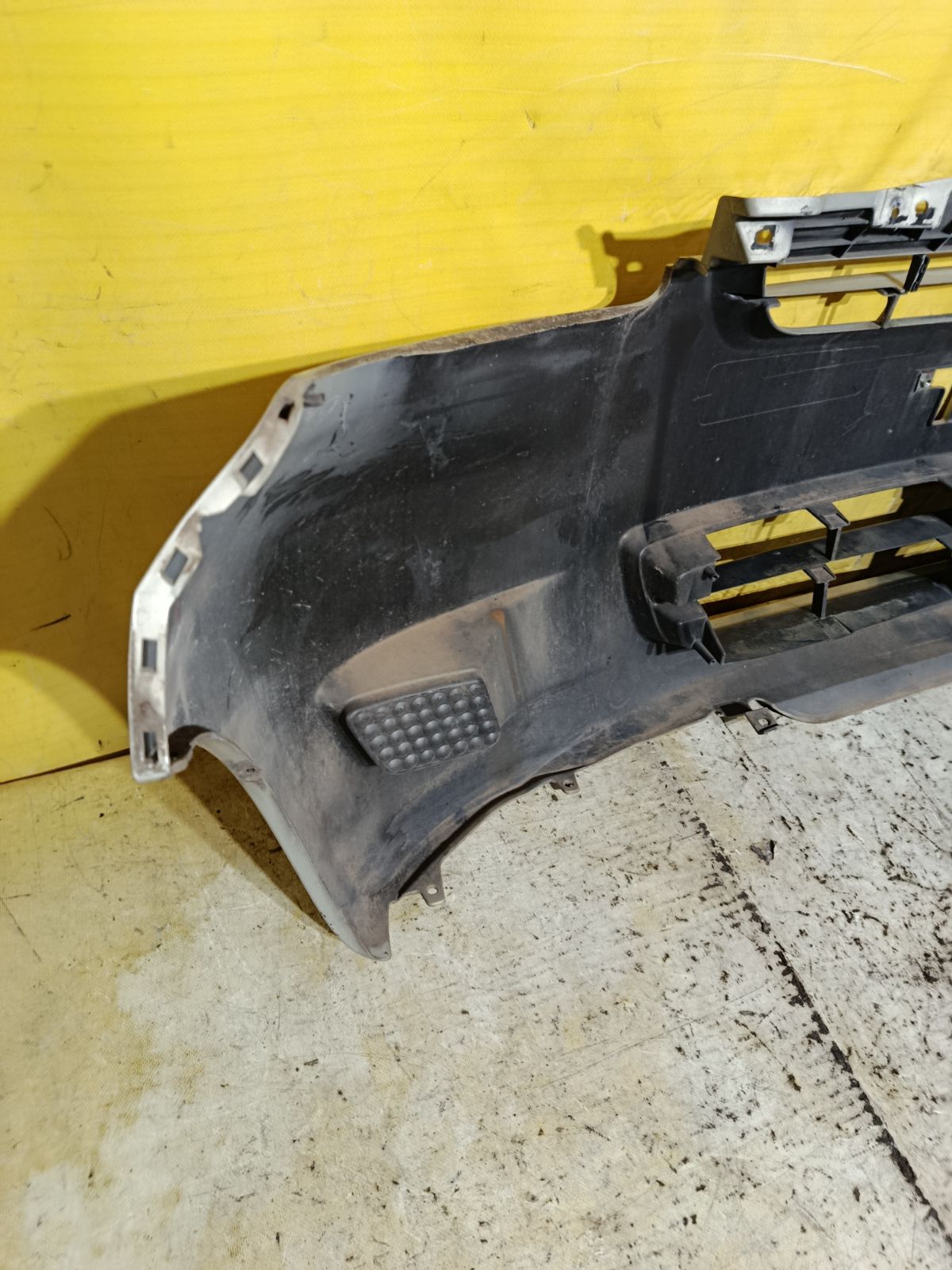 Бампер 52119-B1100 на Toyota Passo QNC10 Фото 12