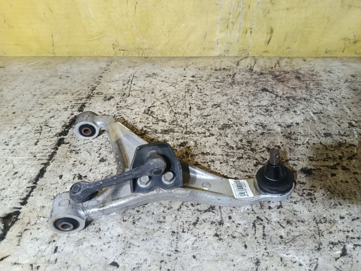 Рычаг на Nissan Fuga PY50 VQ35HR Фото 3