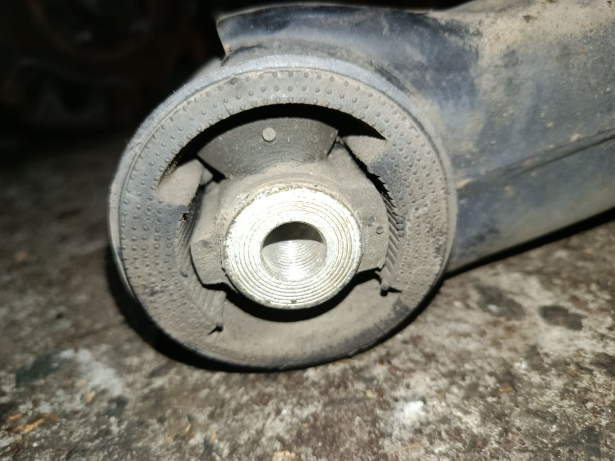 Балка подвески на Honda Fit GE8 L15A Фото 7