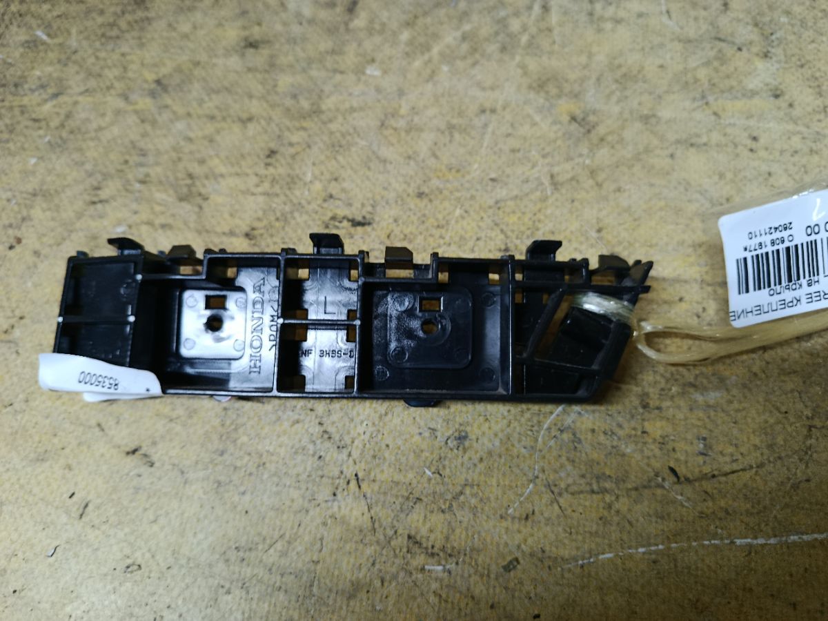 Крепление бампера на Honda Freed GB3 Фото 2