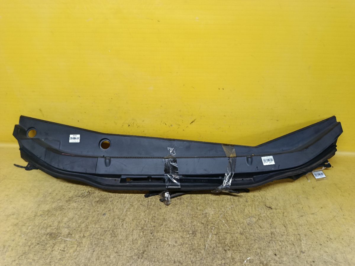 Решетка под лобовое стекло 74200-TF0-0000-50 на Honda Fit GE6 Фото 3