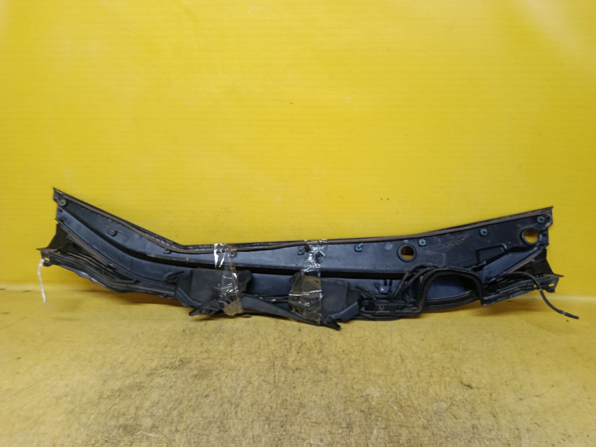 Решетка под лобовое стекло 74200-TF0-0000-50 на Honda Fit GE6 Фото 6