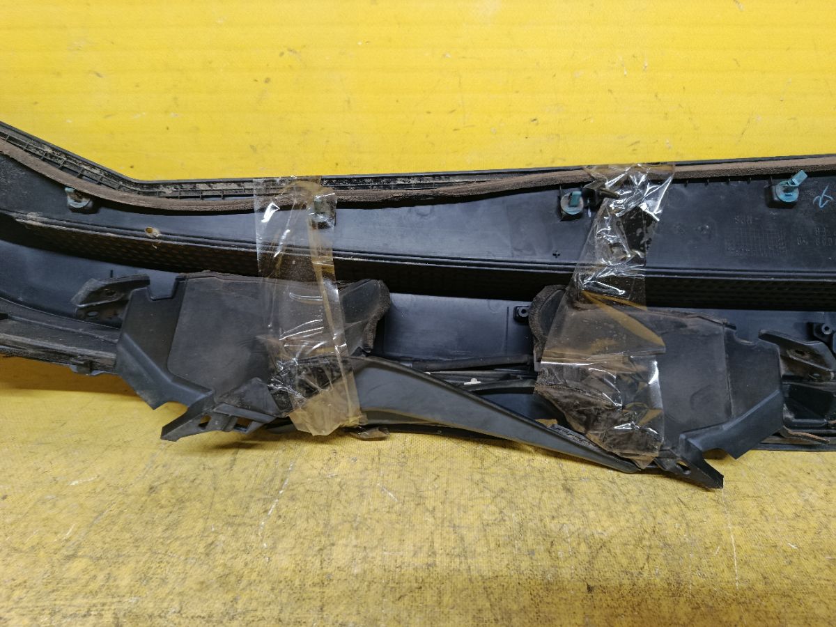 Решетка под лобовое стекло 74200-TF0-0000-50 на Honda Fit GE6 Фото 7