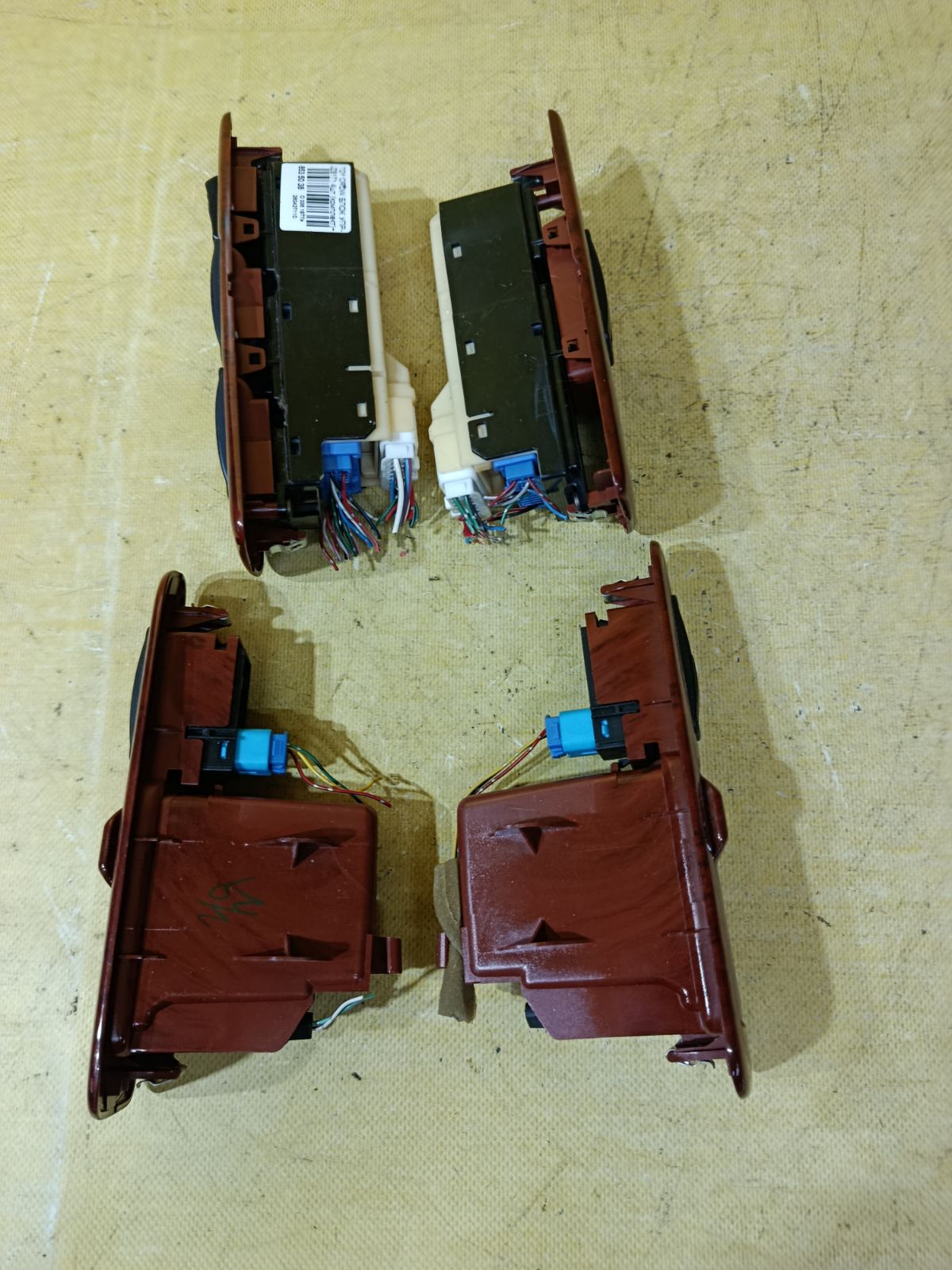 Блок упр-я стеклоподъемниками на Toyota Crown JZS171 Фото 4