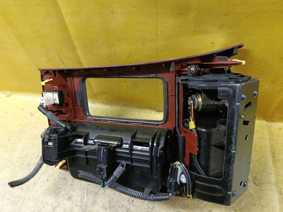 Консоль КПП 58821-30450 на Toyota Crown JZS175 Фото 9