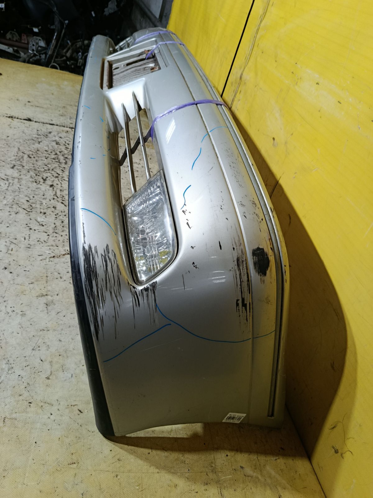 Бампер 52119-30460 на Toyota Crown JZS171 Фото 7