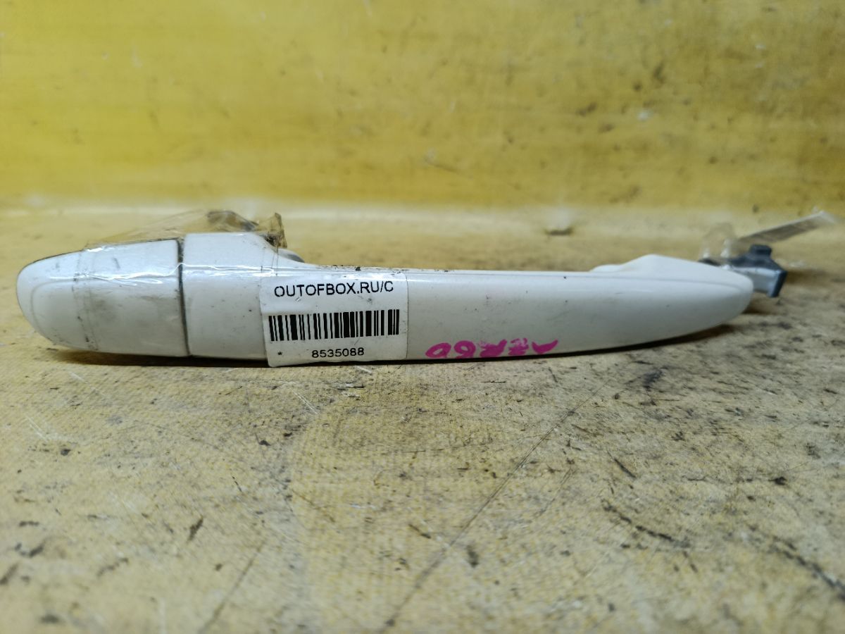 Ручка двери на Toyota Noah AZR60G Фото 1