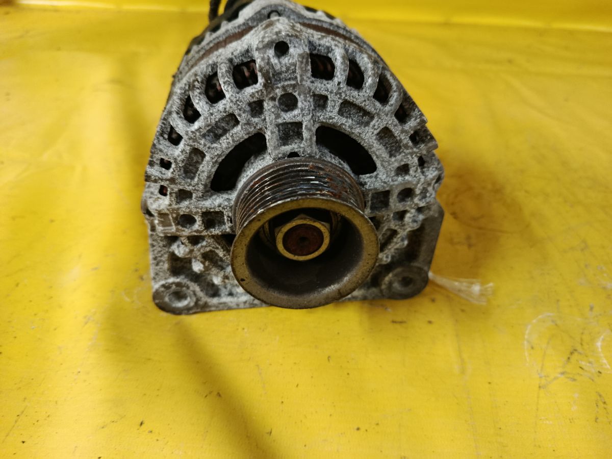 Генератор 23100-ED00B на Nissan Note E11 HR15DE Фото 1