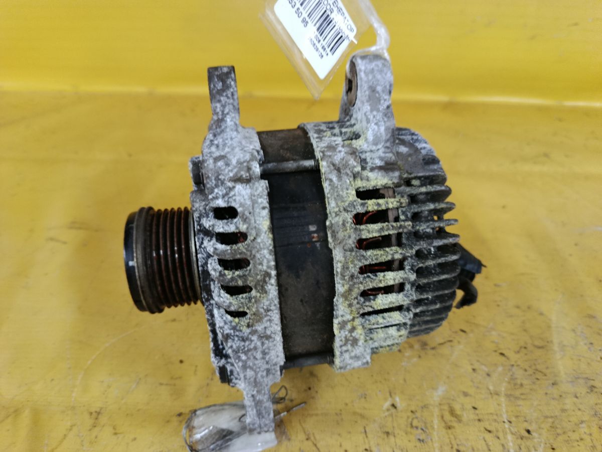 Генератор 23100-3HD1A на Nissan Note E12 HR12DDR Фото 4