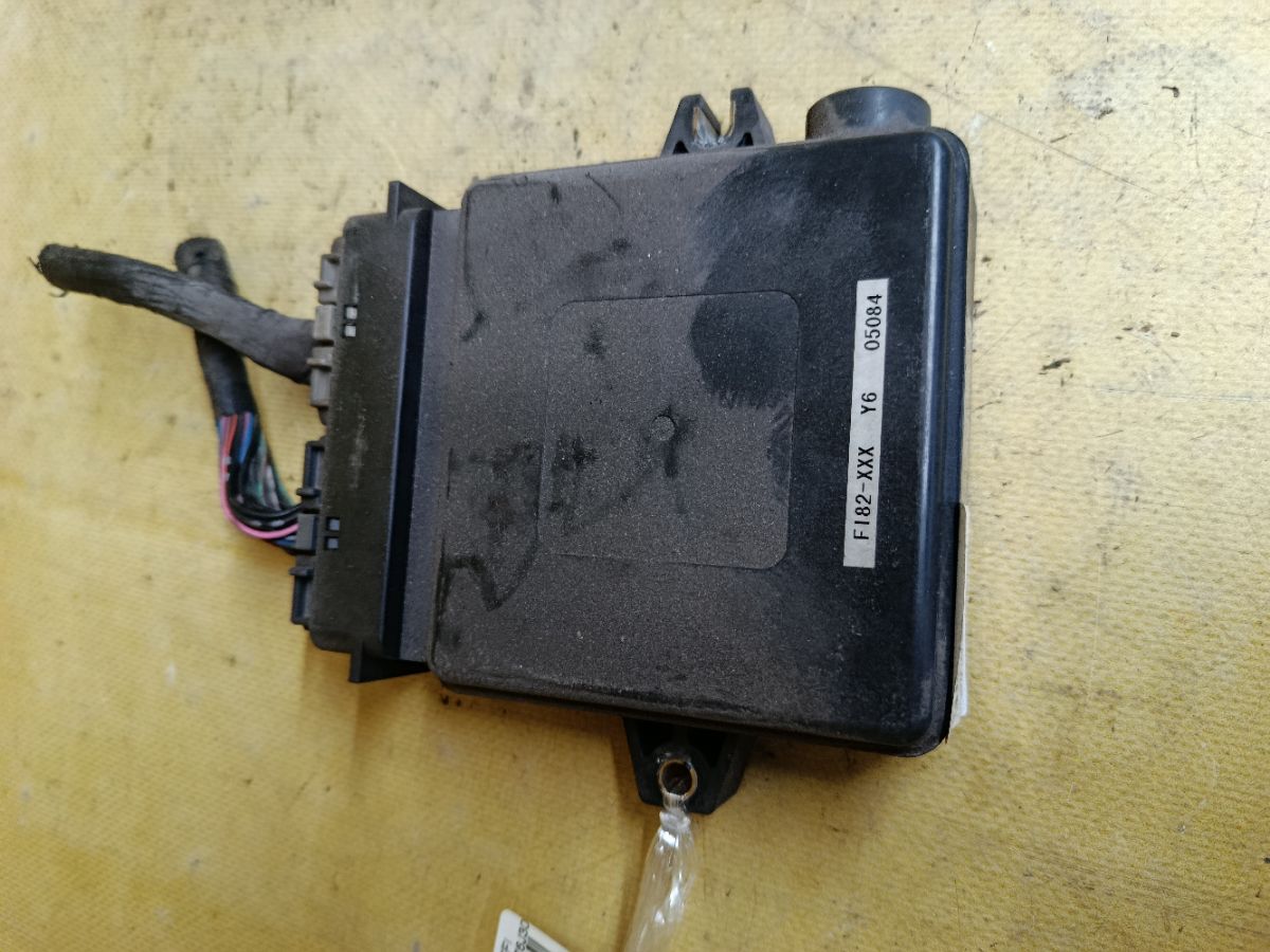 Блок EFI 33920-76J30 на Suzuki Jimny JB23W K6A Фото 1