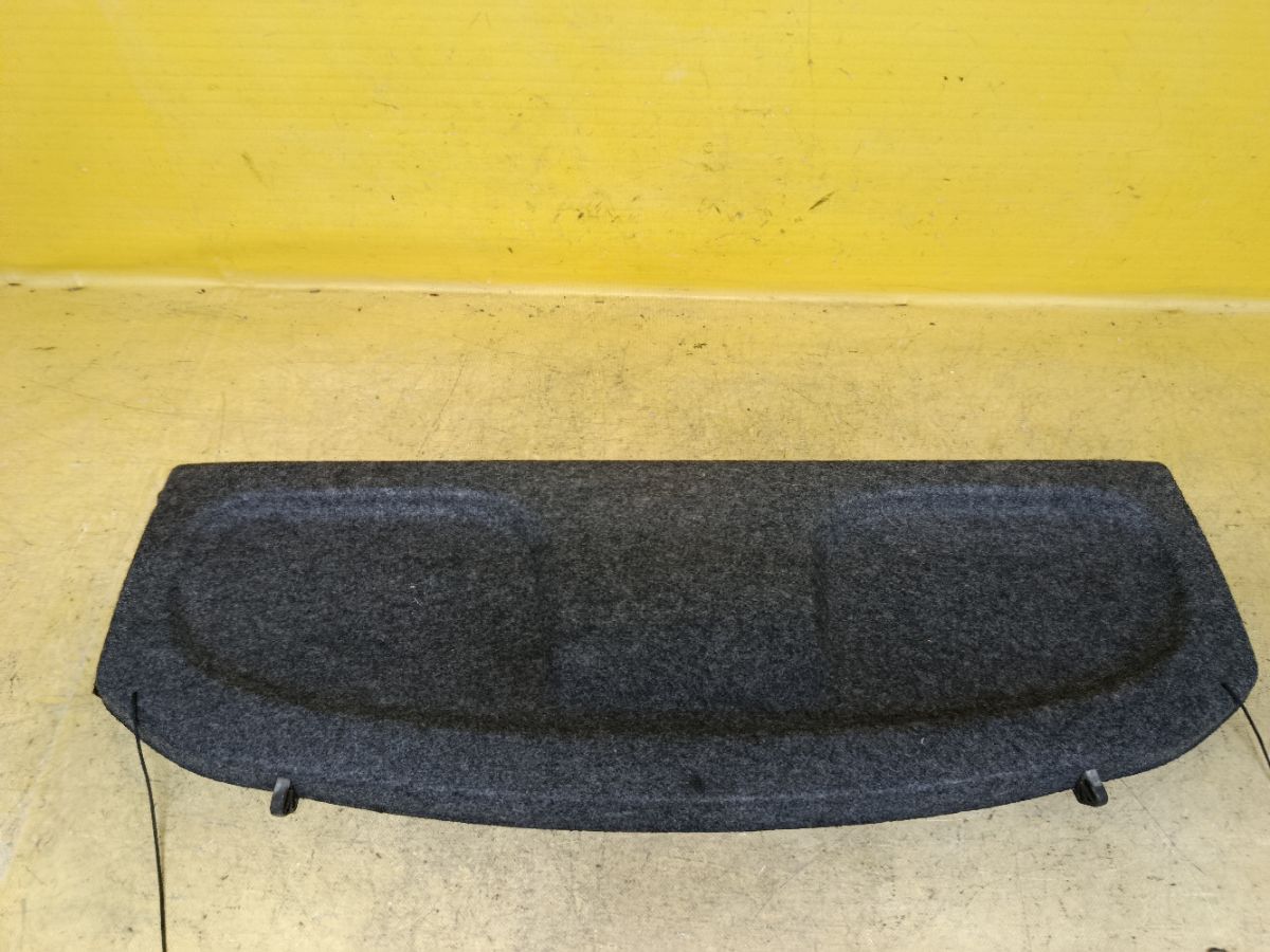 Шторка багажника 64330-52010-C0 на Toyota Vitz SCP10 Фото 1