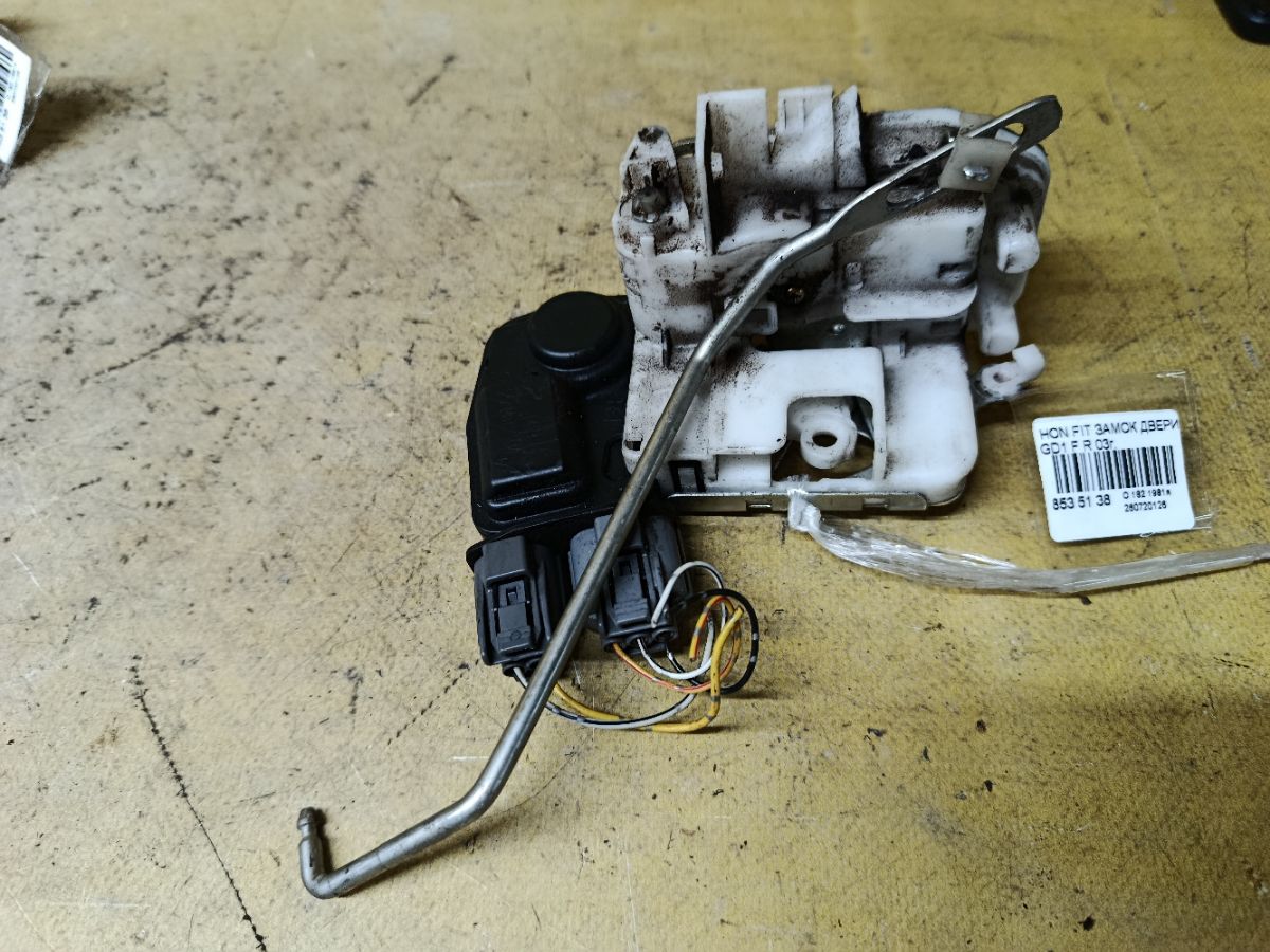 Замок двери на Honda Fit GD1 Фото 1