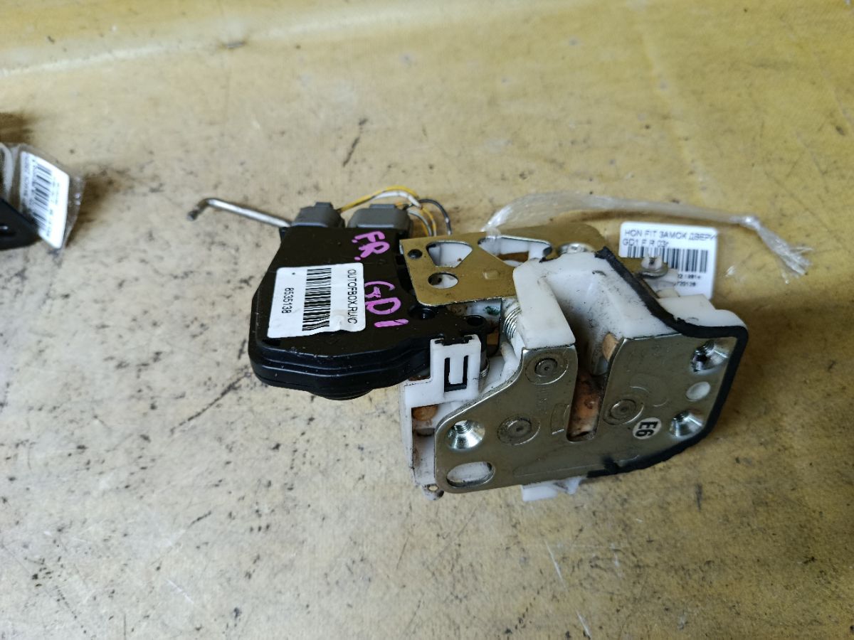 Замок двери на Honda Fit GD1 Фото 2