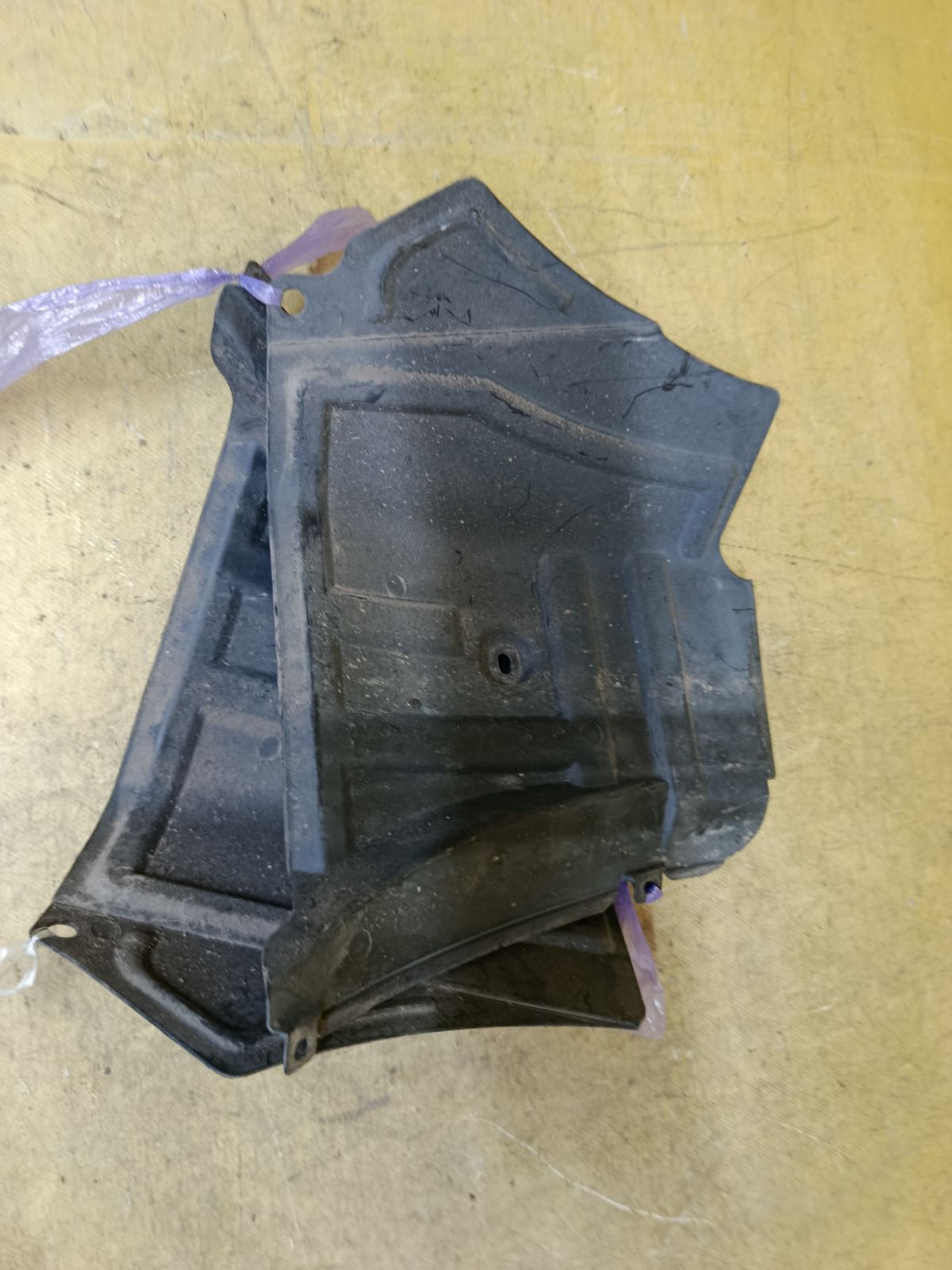 Подкрылок 65637-B1010, 65638-B1010 на Toyota Passo KGC10 1KR-FE Фото 1