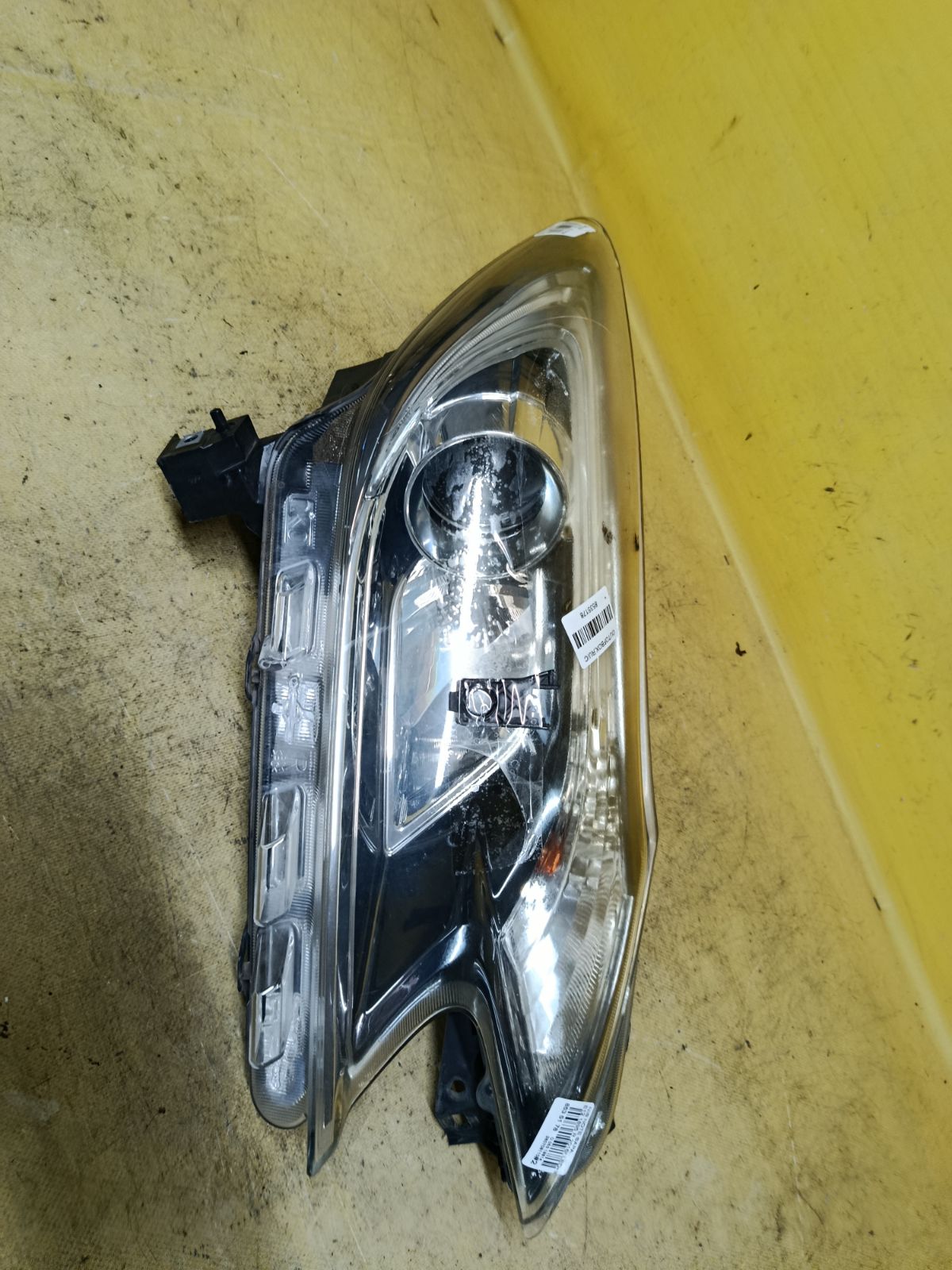 Фара 1895 1895 на Nissan Note E12 Фото 1