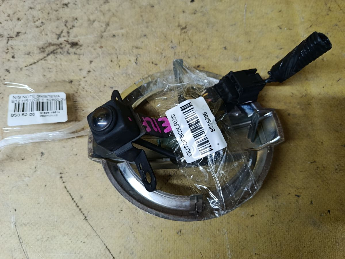 Эмблема 62890-3VA2A, 284F1-3VA1B на Nissan Note E12 HR12DE Фото 1