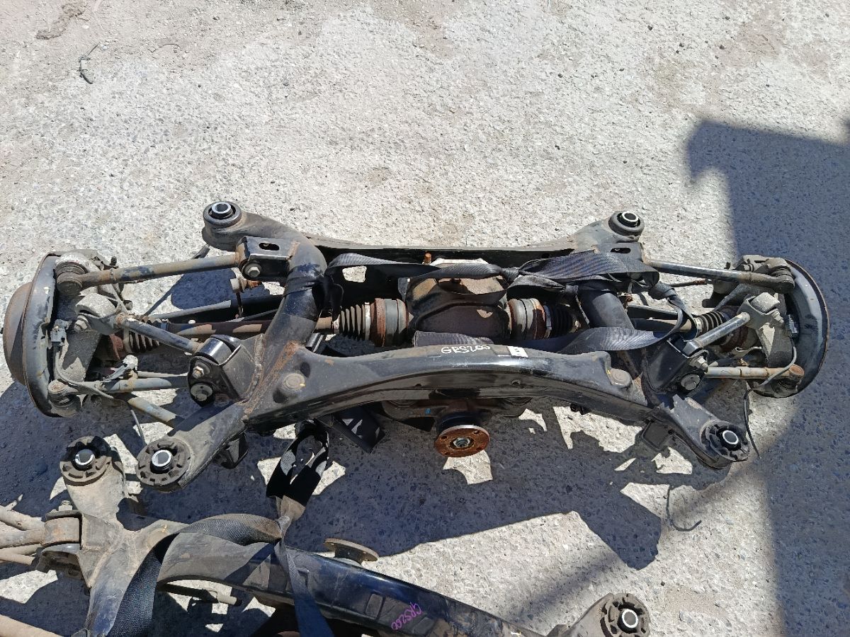 Балка подвески на Toyota Crown GRS200 4GR-FSE Фото 1