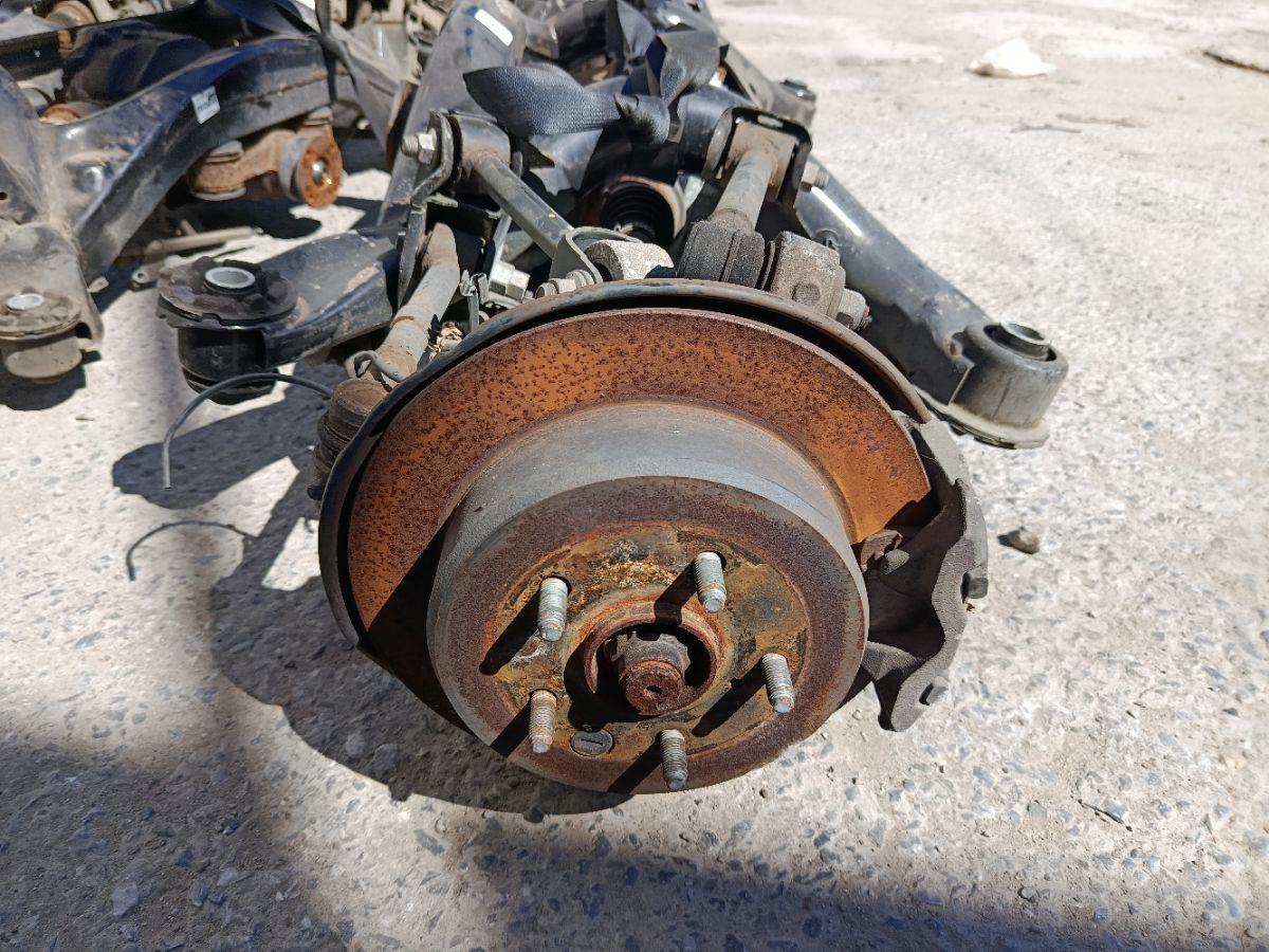 Балка подвески на Toyota Crown GRS200 4GR-FSE Фото 8