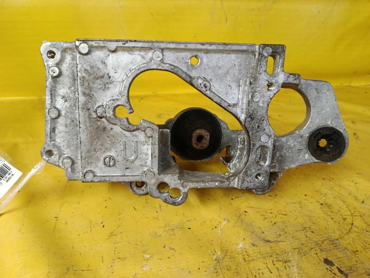 Подушка двигателя 11220-5TA0A на Nissan Serena GNC27 MR20DD Фото 5