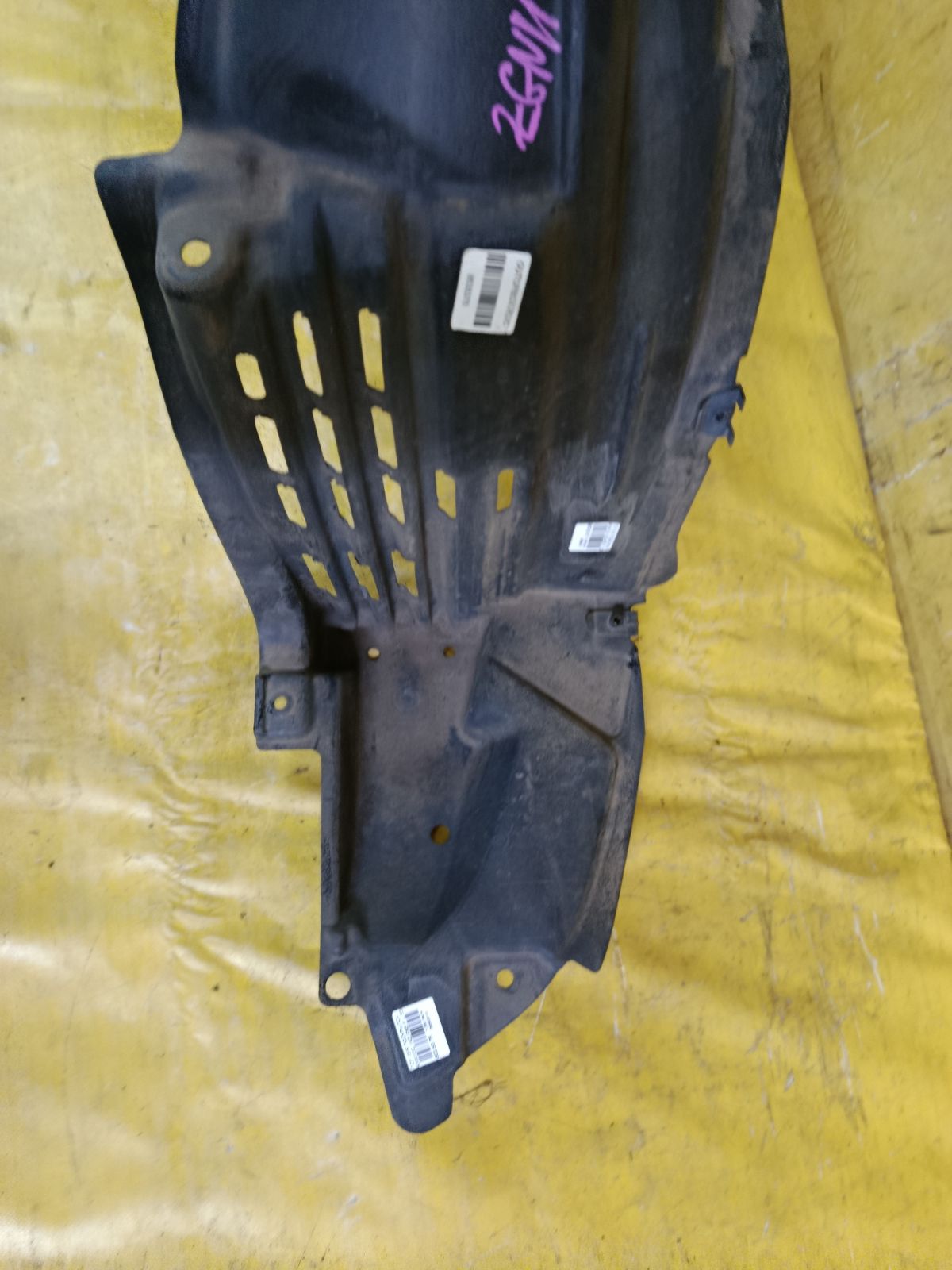 Подкрылок 53876-44100 на Toyota Isis ANM10G 1AZ-FSE Фото 2