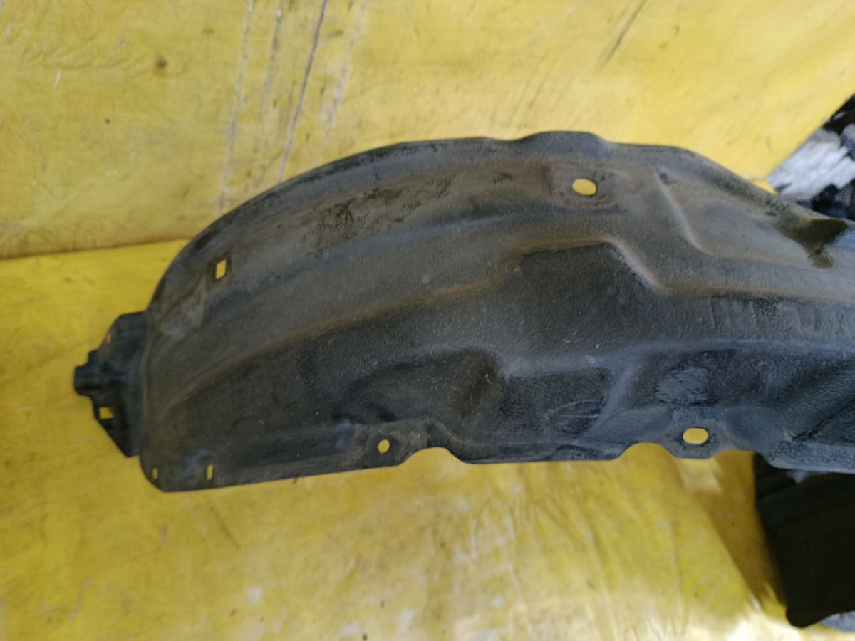 Подкрылок 53875-44100 на Toyota Isis ANM10G 1AZ-FSE Фото 4