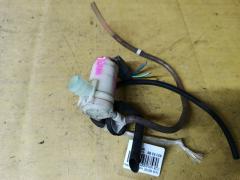 Насос омывателя стекла на Nissan Serena C26 MR20DD Фото 3